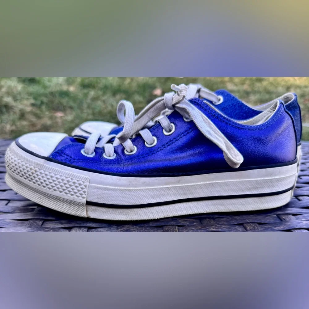Converse Shoes - Picture 3 of 7
